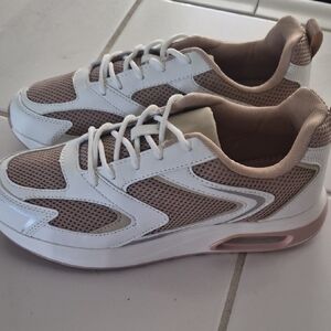 Elegant White and Pink Women's Sneakers